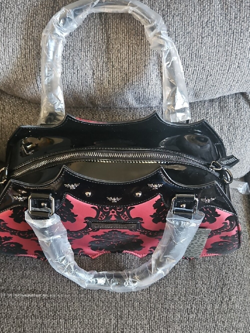 Damask Bat Handbag In Red - Picture 5 of 5